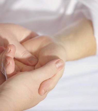 Atelier bien-être aidants : Massage des mains et du cuir chevelu